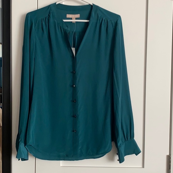 NEW 100% Silk Banana Republic Button Down Blouse